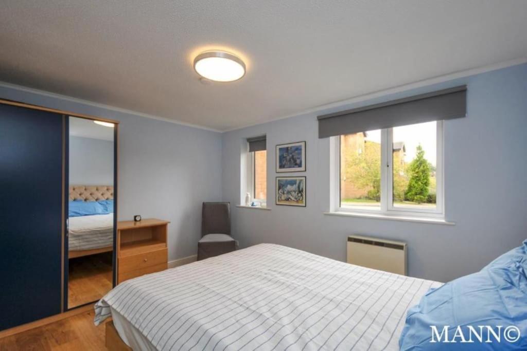 Morden Flat Close To Dlr Station With Free Parking ロンドン エクステリア 写真