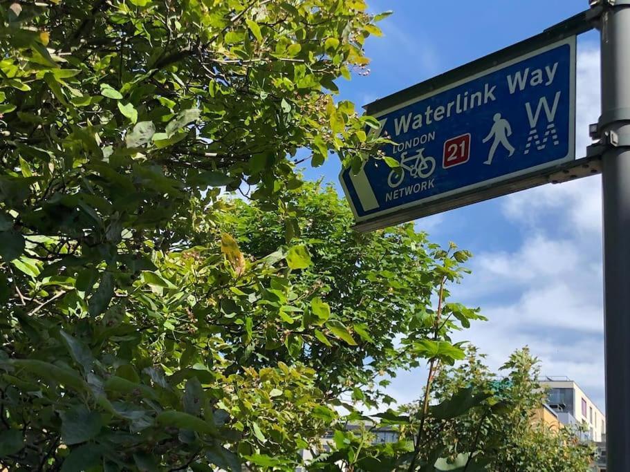 Morden Flat Close To Dlr Station With Free Parking ロンドン エクステリア 写真