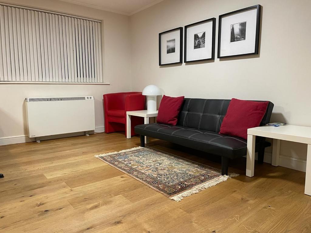 Morden Flat Close To Dlr Station With Free Parking ロンドン エクステリア 写真